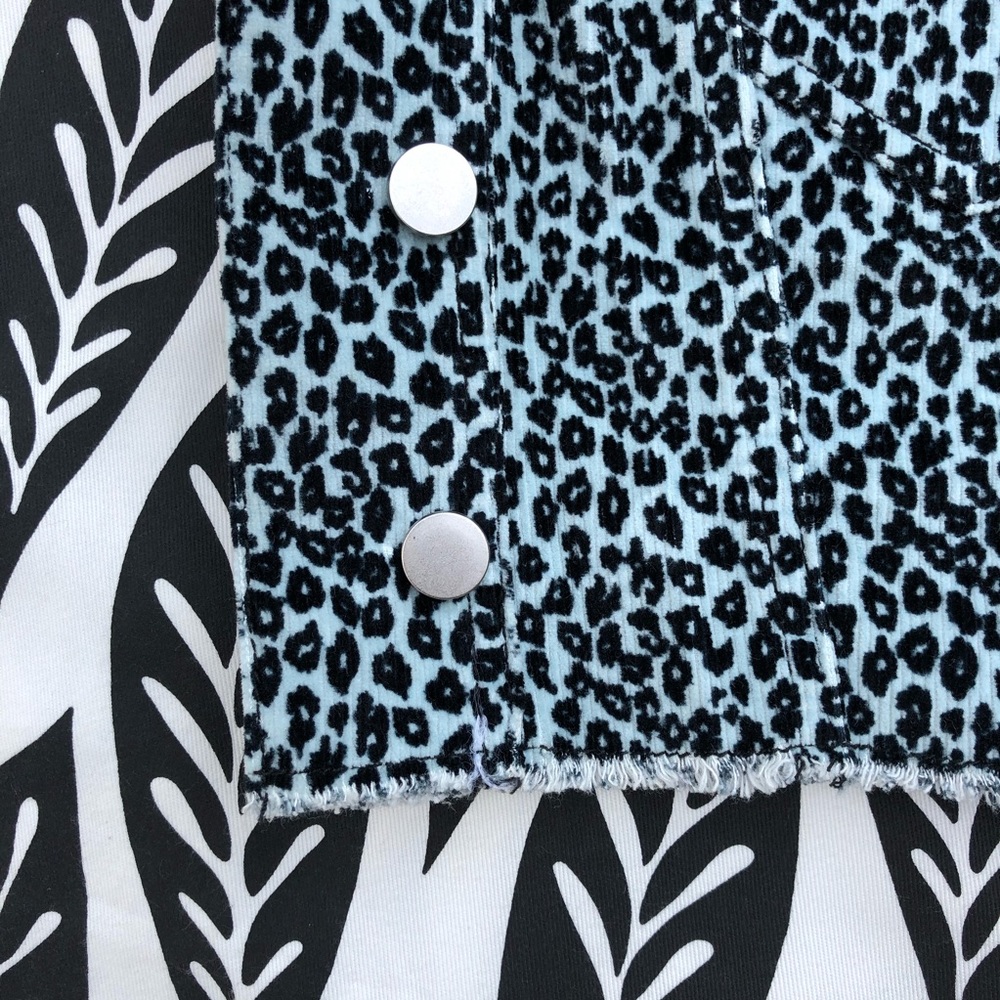 🐆 Leopard Jacket - Picture 3 of 6